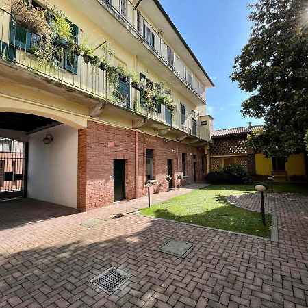 Guest House Sansiro Fiera Milánó Kültér fotó