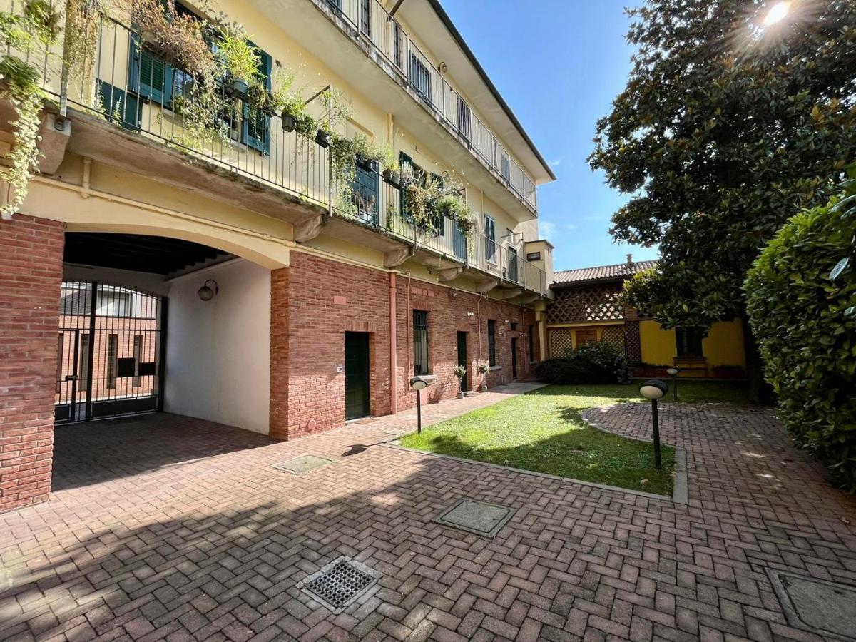 Guest House Sansiro Fiera Milánó Kültér fotó